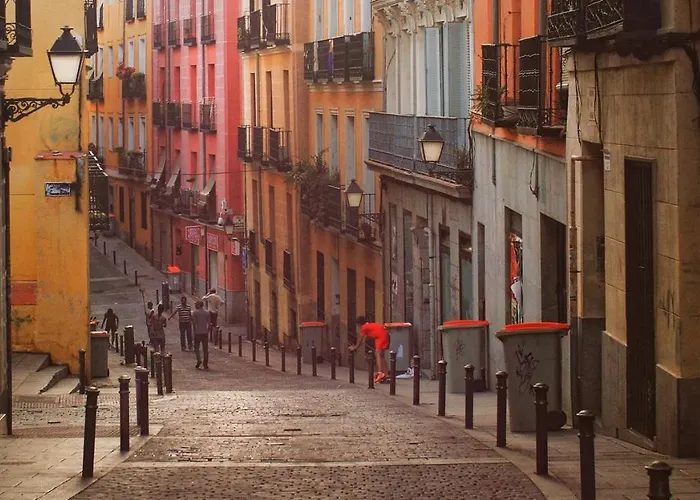 o Lavapies Al Lado Del Rastro
